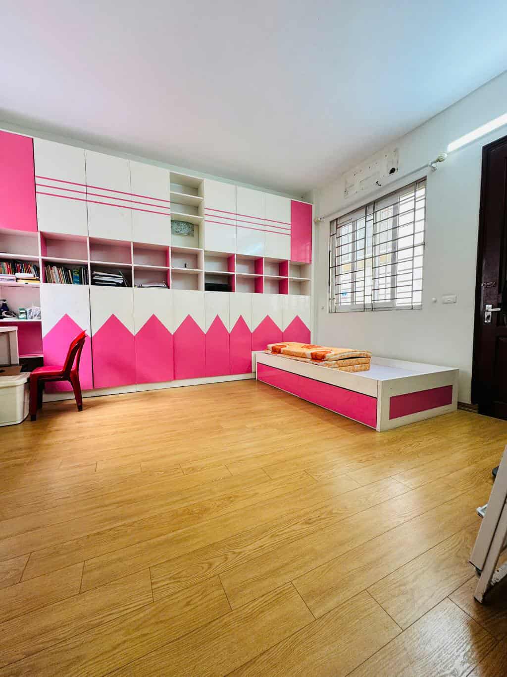 Cần bán nhà Thịnh Quang, thoáng sáng, 5 tầng, 31m2, 9.2 tỷ